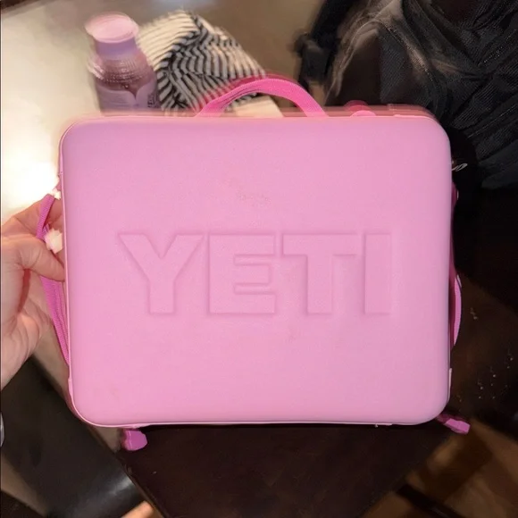 YETI Vibrant Pink Carry Case - Picture 3 of 3
